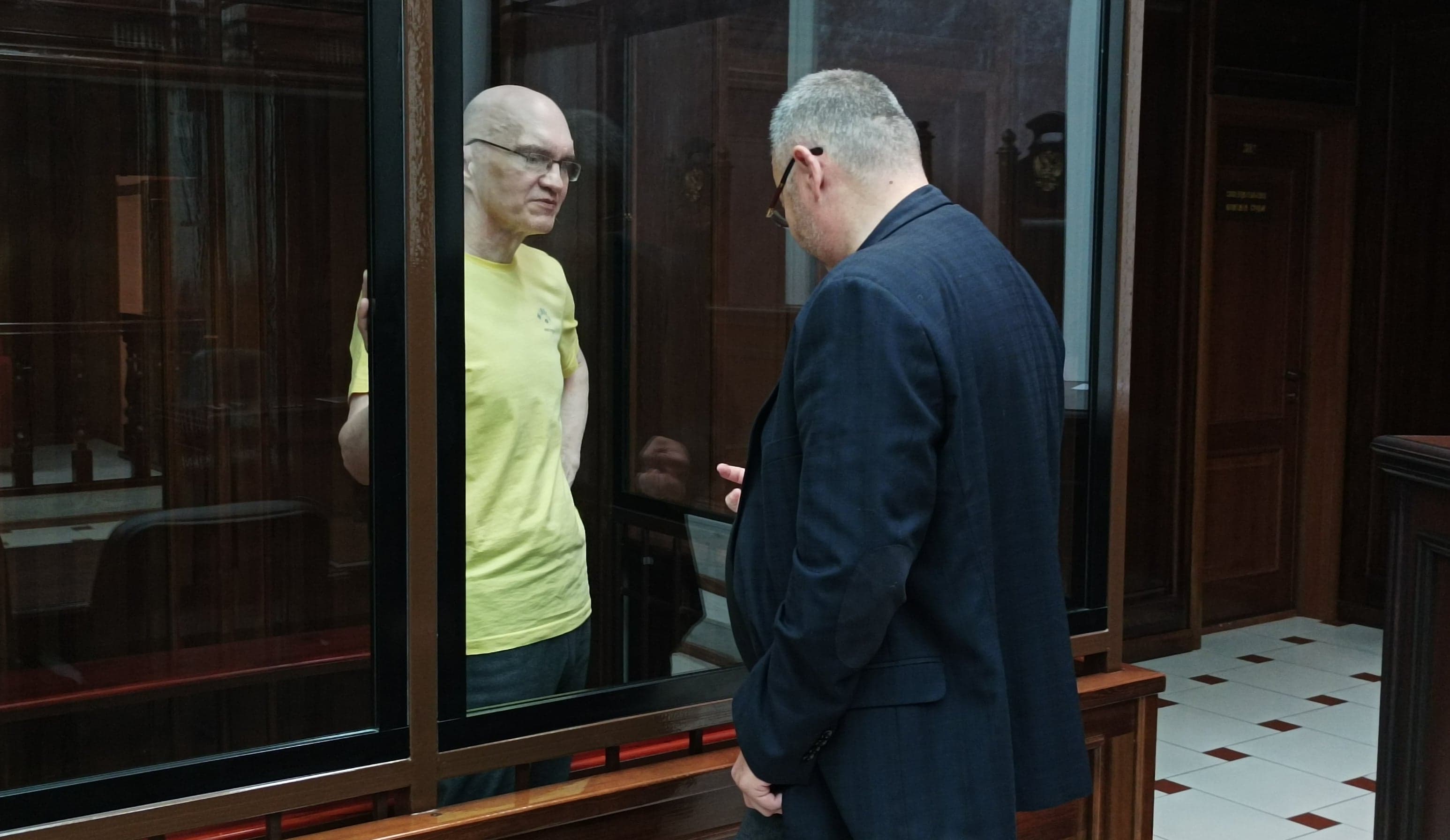 Chelyabinsk resident accused of treason for transferring money to a Russian card said that security forces beat him and pulled his pants down during the arrest